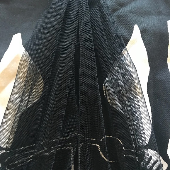 Graphic Tulle Appliqué Top - Picture 6 of 7